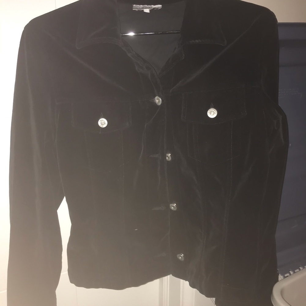 Women’s Jacket - Picture 2 of 4
